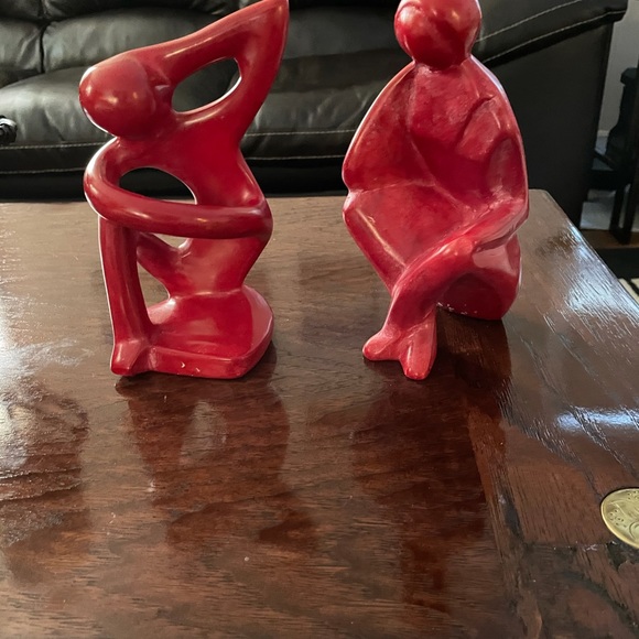 Two figures made on Kenya.. - Picture 1 of 4